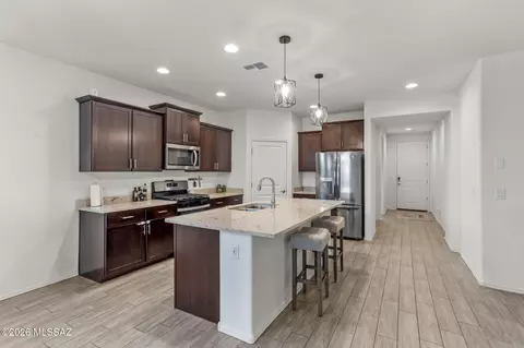 Kitchen - 14070 E Red Pine Pl, Vail, AZ 85641 photo 2 of 5