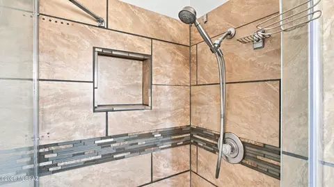 Bath - 6735 E Montecito Dr, Tucson, AZ 85710 photo 2 of 3