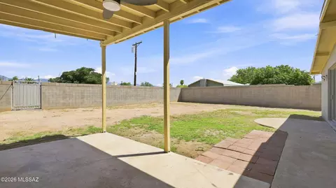 Exterior - 6735 E Montecito Dr, Tucson, AZ 85710 photo 5 of 8