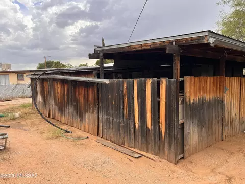 Exterior - 6701 S Melody Ave, Tucson, AZ 85756 photo 7 of 9