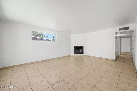 Living - 7102 E 33rd Pl, Tucson, AZ 85710 photo 2 of 4