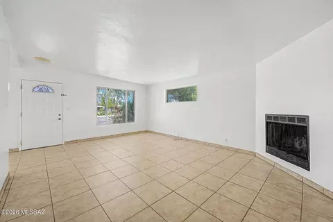 Living - 7102 E 33rd Pl, Tucson, AZ 85710 photo 3 of 4