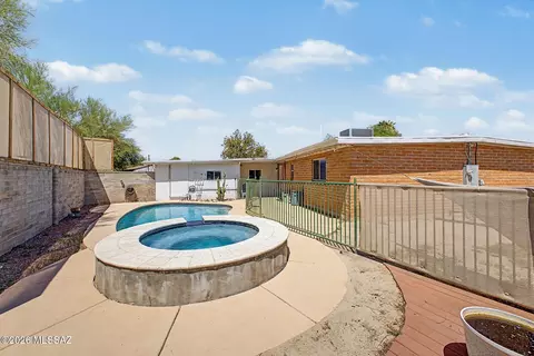 Exterior - 7102 E 33rd Pl, Tucson, AZ 85710 photo 3 of 7
