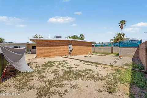 Exterior - 7102 E 33rd Pl, Tucson, AZ 85710 photo 4 of 7
