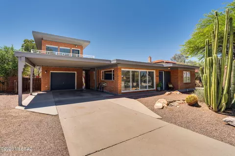 Exterior - 2212 E 9th St, Tucson, AZ 85719 photo 8 of 9