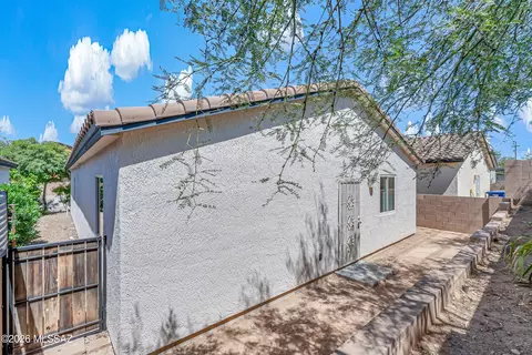 Exterior - 7155 S Vuelta Silueta, Tucson, AZ 85756 photo 4 of 5