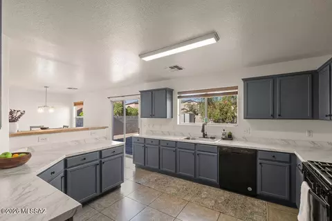 Kitchen - 6877 S Goshawk Dr, Tucson, AZ 85756 photo 3 of 3