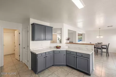 Kitchen - 6877 S Goshawk Dr, Tucson, AZ 85756 photo 2 of 3