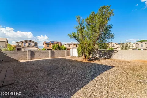 Exterior - 6877 S Goshawk Dr, Tucson, AZ 85756 photo 2 of 4