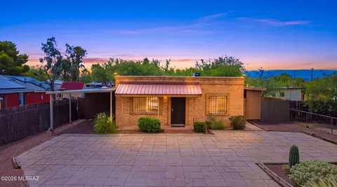 5818 E Camden St, Tucson, AZ 85712