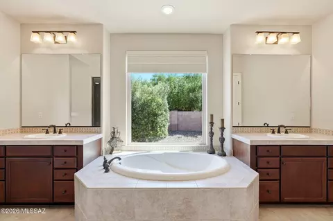 Bath - 66162 E Box Elder Rd, Tucson, AZ 85739 photo 2 of 4