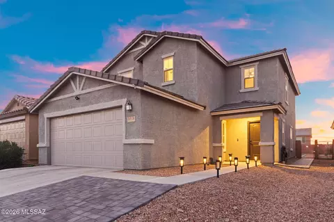 8018 S Golden Bell Dr, Tucson, AZ 85747