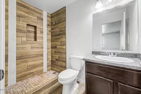 Bath - 907 E 32nd St, Tucson, AZ 85713 photo 1 of 3