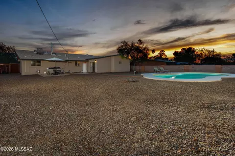 Exterior - 8101 E Kenyon Dr, Tucson, AZ 85710 photo 2 of 3