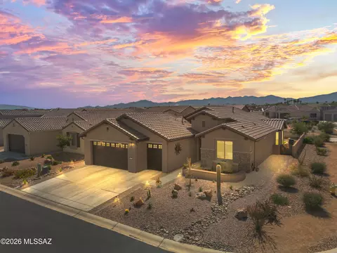1852 N Riposte Dr, Green Valley, AZ 85614