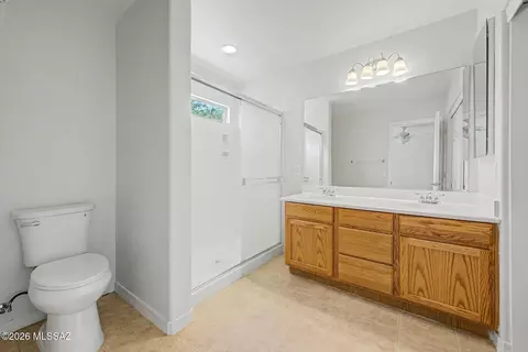 Bath - 10488 E Capercaillie St, Tucson, AZ 85747 photo 1 of 3