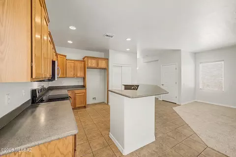 Kitchen - 10488 E Capercaillie St, Tucson, AZ 85747 photo 2 of 3