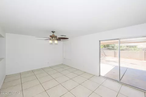 Living - 6218 E Stonechat Dr, Tucson, AZ 85756 photo 3 of 3