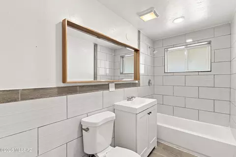 Bath - 3274 E 22nd St, Tucson, AZ 85713 photo 1 of 1