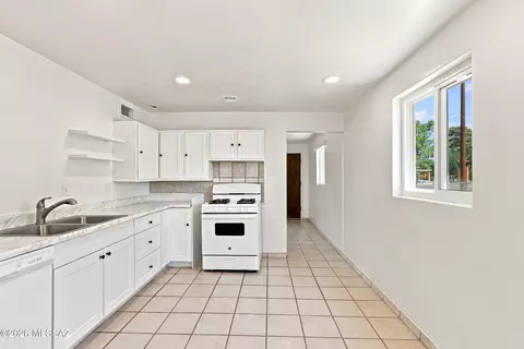 Kitchen - 3274 E 22nd St, Tucson, AZ 85713 photo 5 of 5
