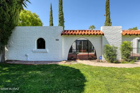 703 W Las Lomitas Rd, Tucson, AZ 85704