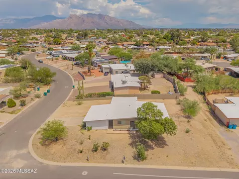 7460 N Oldfather Dr, Tucson, AZ 85741