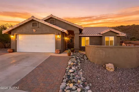 1749 W Corte De Cajamarca, Sahuarita, AZ 85629