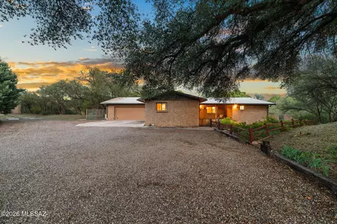 13 Hog Canyon Rd, Patagonia, AZ 85624