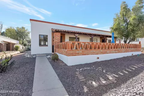 211 W Camino Alameda #A, Green Valley, AZ 85614