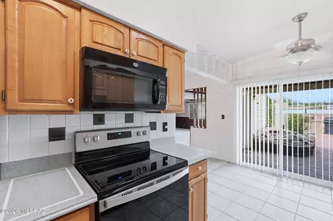 Kitchen - 7381 E Stella Rd, Tucson, AZ 85730 photo 3 of 4