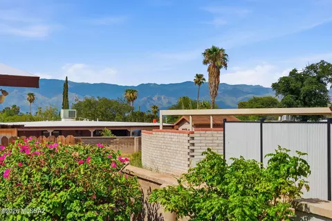 Exterior - 7381 E Stella Rd, Tucson, AZ 85730 photo 5 of 8