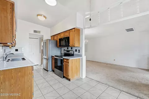 Kitchen - 7381 E Stella Rd, Tucson, AZ 85730 photo 4 of 4