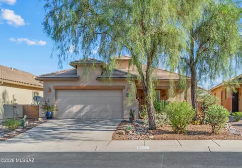 9676 N Deimos Dr, Tucson, AZ 85743