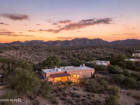 4961 W Placita De Los Vientos, Tucson, AZ 85745