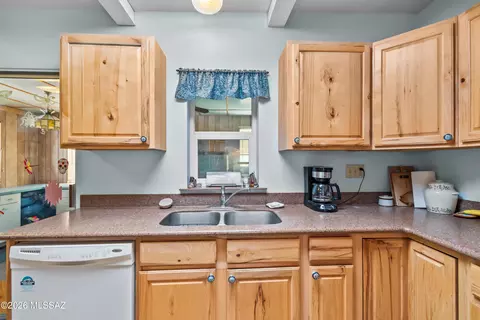 Kitchen - 9541 E 30th St, Tucson, AZ 85748 photo 3 of 3