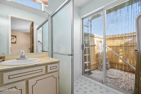 Bath - 9541 E 30th St, Tucson, AZ 85748 photo 2 of 2