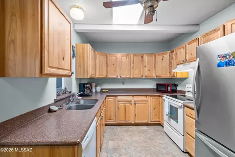 Kitchen - 9541 E 30th St, Tucson, AZ 85748 photo 2 of 3