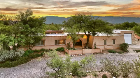 2560 N Jeanette Ave, Tucson, AZ 85749