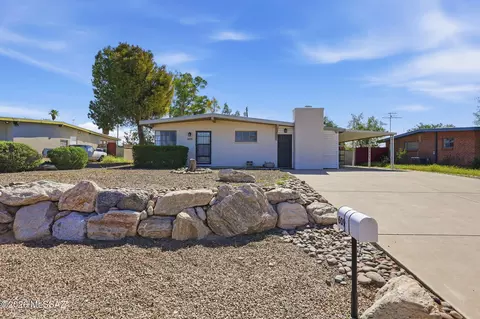 609 S Rosemont Ave, Tucson, AZ 85711