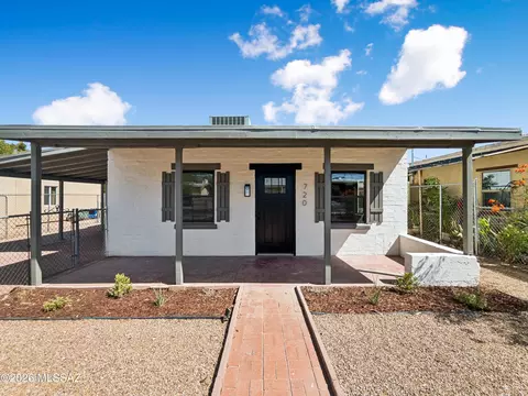 720 W Paris Promenade, Tucson, AZ 85705