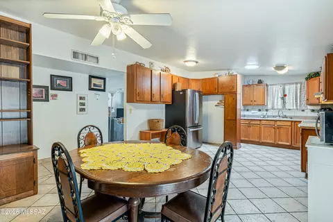 Dining - 7324 E Random Ridge Dr, Tucson, AZ 85710 photo 3 of 3
