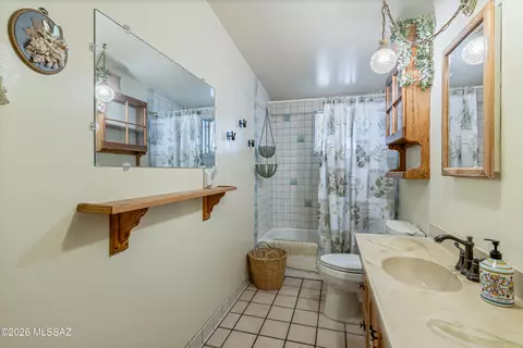 Bath - 7324 E Random Ridge Dr, Tucson, AZ 85710 photo 4 of 4