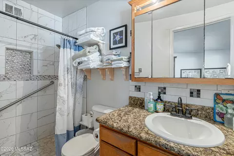 Bath - 7324 E Random Ridge Dr, Tucson, AZ 85710 photo 3 of 4