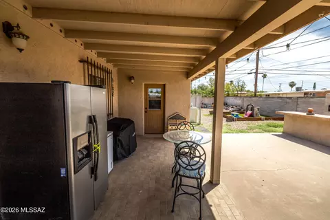 Exterior - 5146 E 27th St, Tucson, AZ 85711 photo 3 of 6