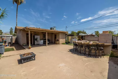 Exterior - 5146 E 27th St, Tucson, AZ 85711 photo 4 of 6