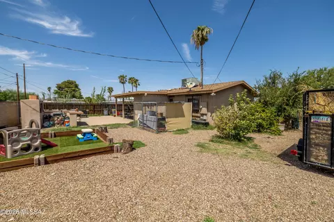 Exterior - 5146 E 27th St, Tucson, AZ 85711 photo 6 of 6