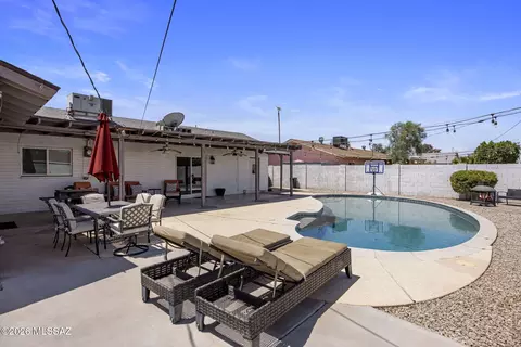 656 W Ivanhoe St, Chandler, AZ 85225