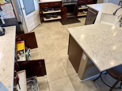 Kitchen - 13936 E Huppenthal Blvd, Vail, AZ 85641 photo 3 of 4