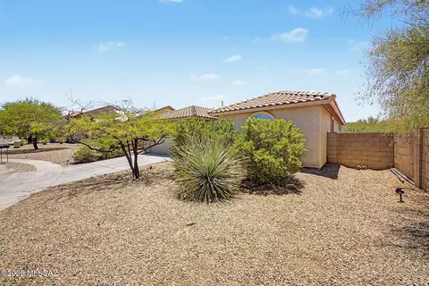 Exterior - 8 E Adytum Pl, Vail, AZ 85641 photo 4 of 4