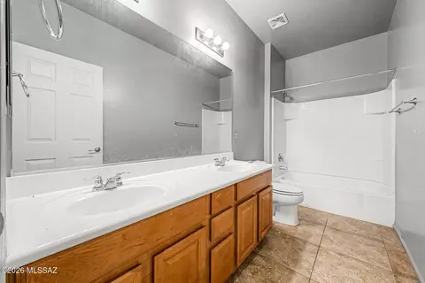 Bath - 8 E Adytum Pl, Vail, AZ 85641 photo 3 of 3